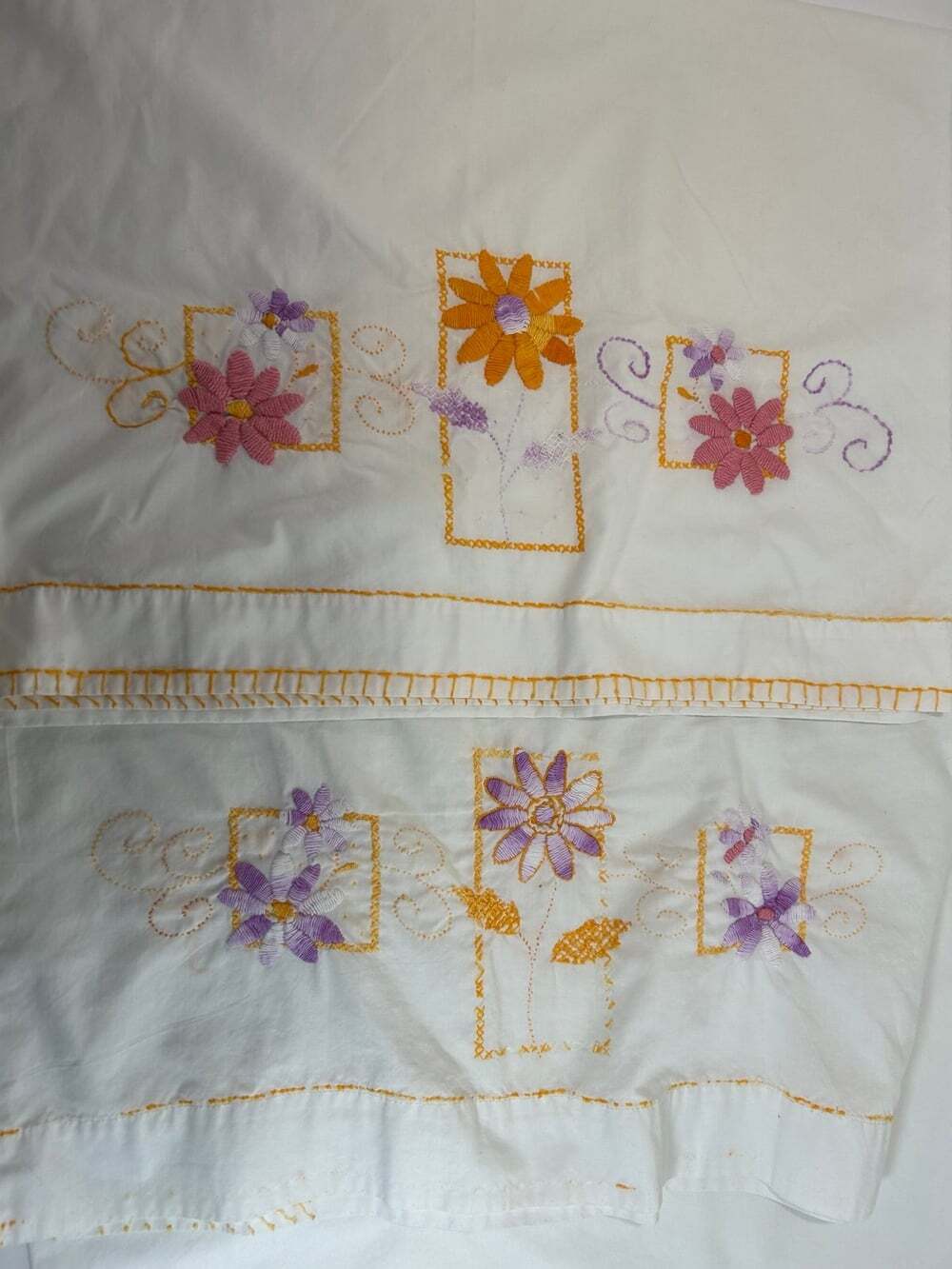 Vintage Embroidered Floral Linen Standard Pillow Cases READ